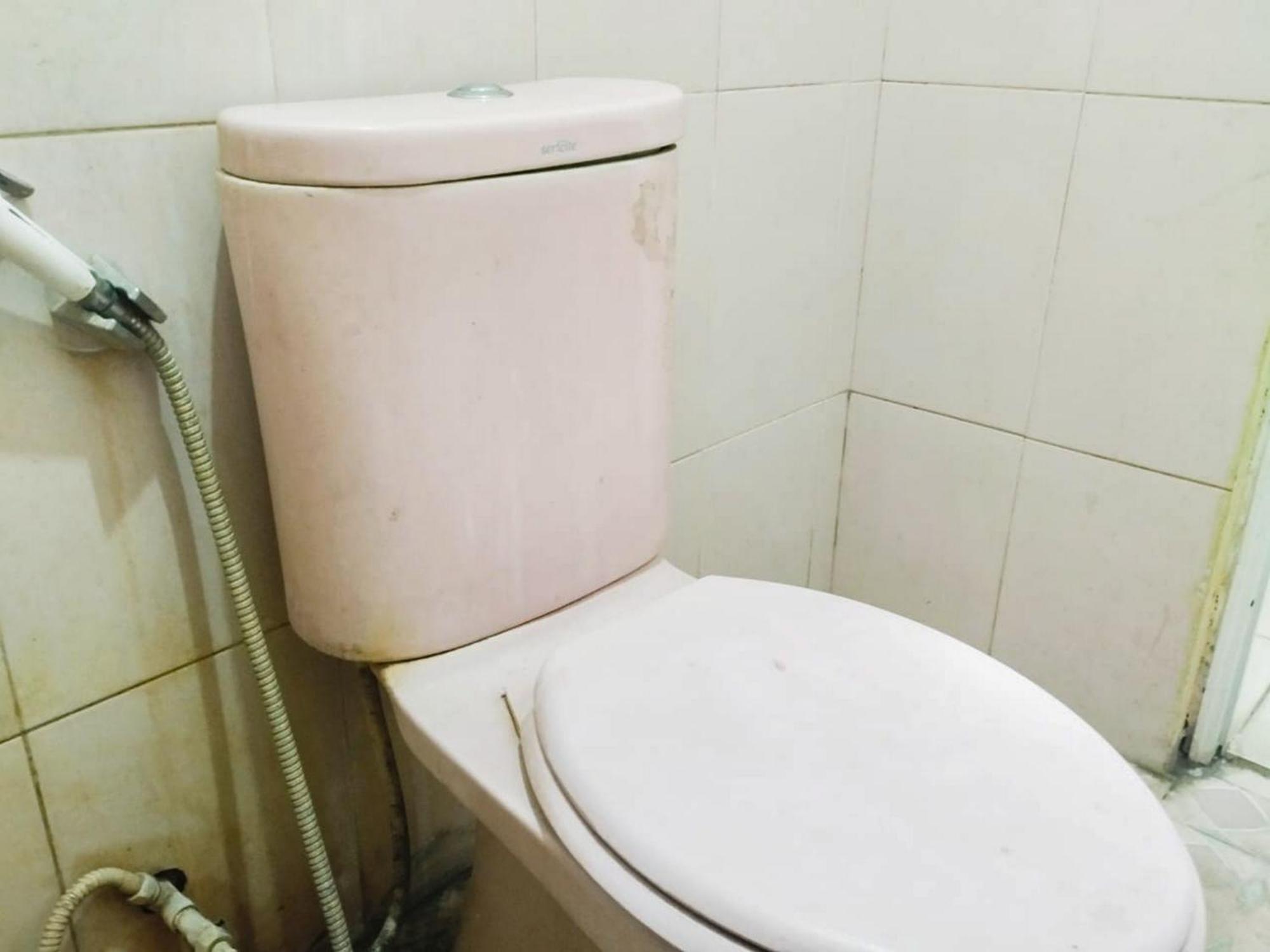 Отель Reddoorz At Jalan Diponegoro Бандар-Лампунг Экстерьер фото